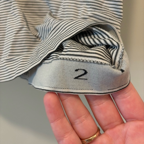 Lululemon Swiftly Tech 2.0 Tank Top in Tempo Stripe Black/White Size: 2 - Picture 9 of 9